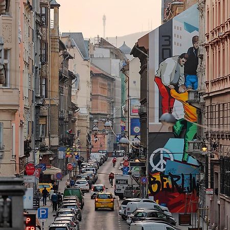Chic, Captivating Space Budapest Luaran gambar