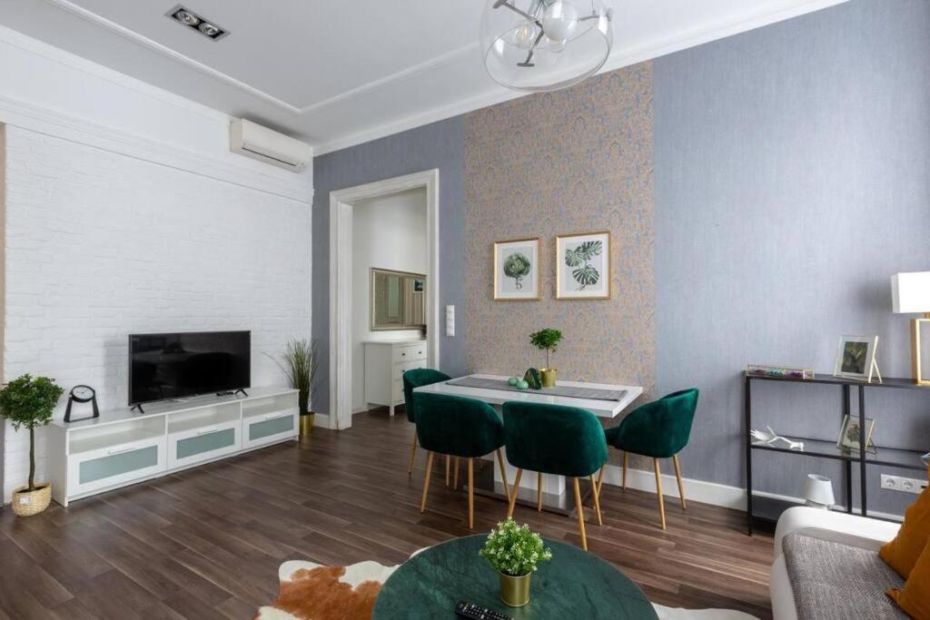 Chic, Captivating Space Budapest Luaran gambar