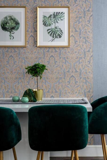 Chic, Captivating Space Budapest Luaran gambar