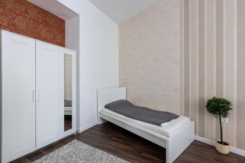 Chic, Captivating Space Budapest Luaran gambar