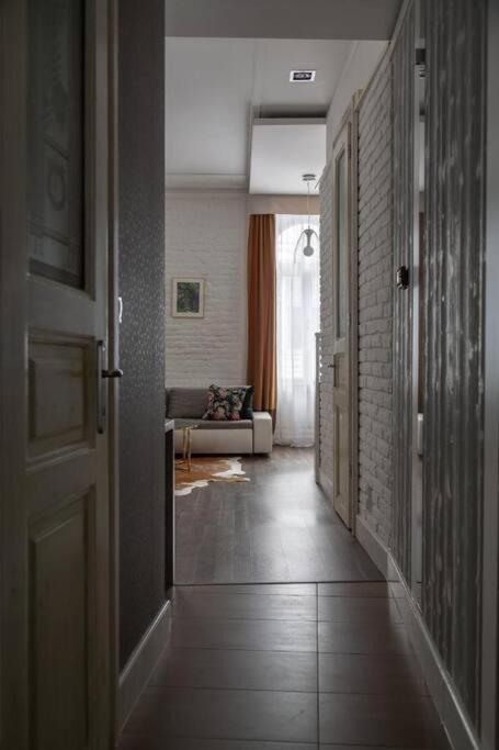 Chic, Captivating Space Budapest Luaran gambar
